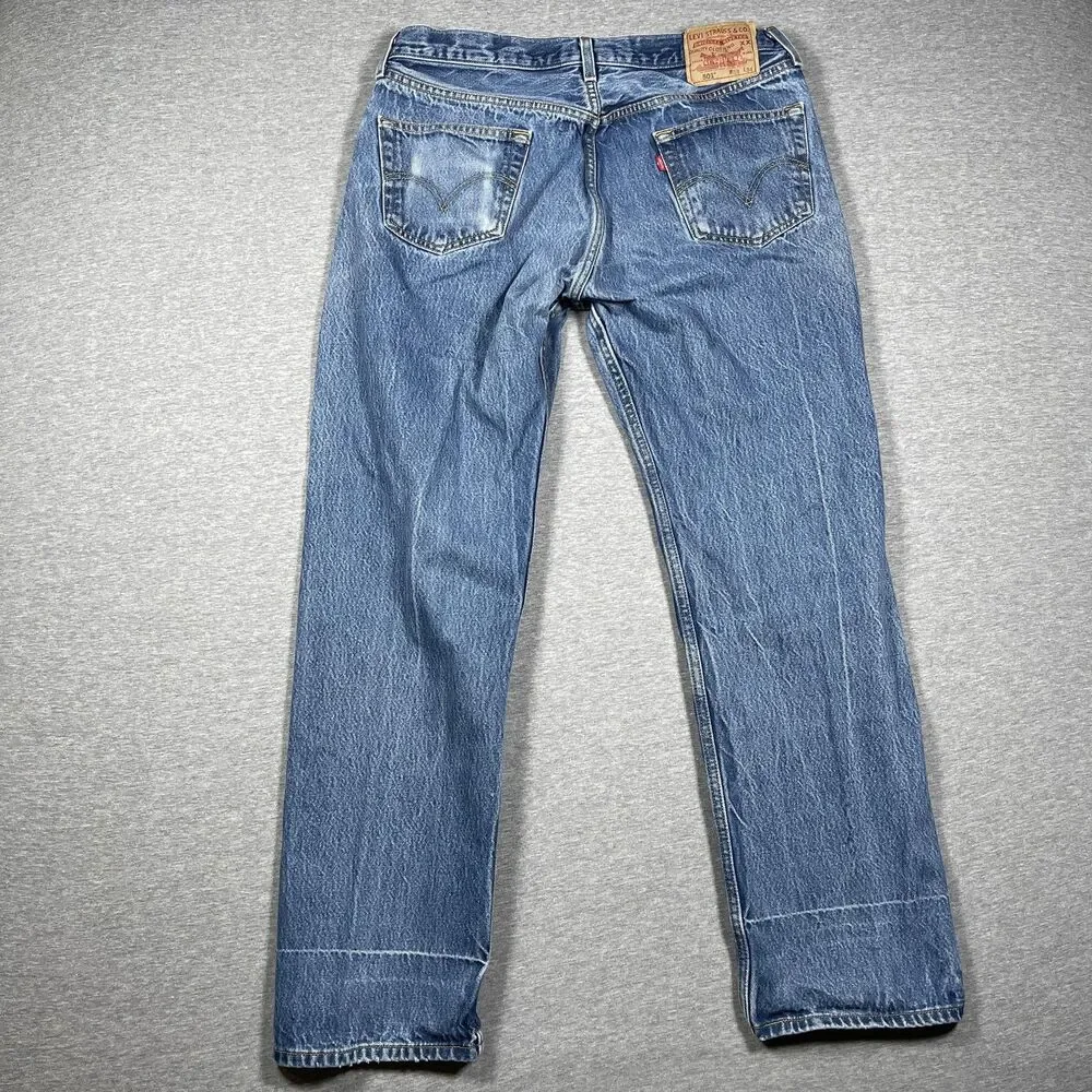 Levi's 501 Jeans Mens 32x30 Blue Wash Straight Button Fly Distressed